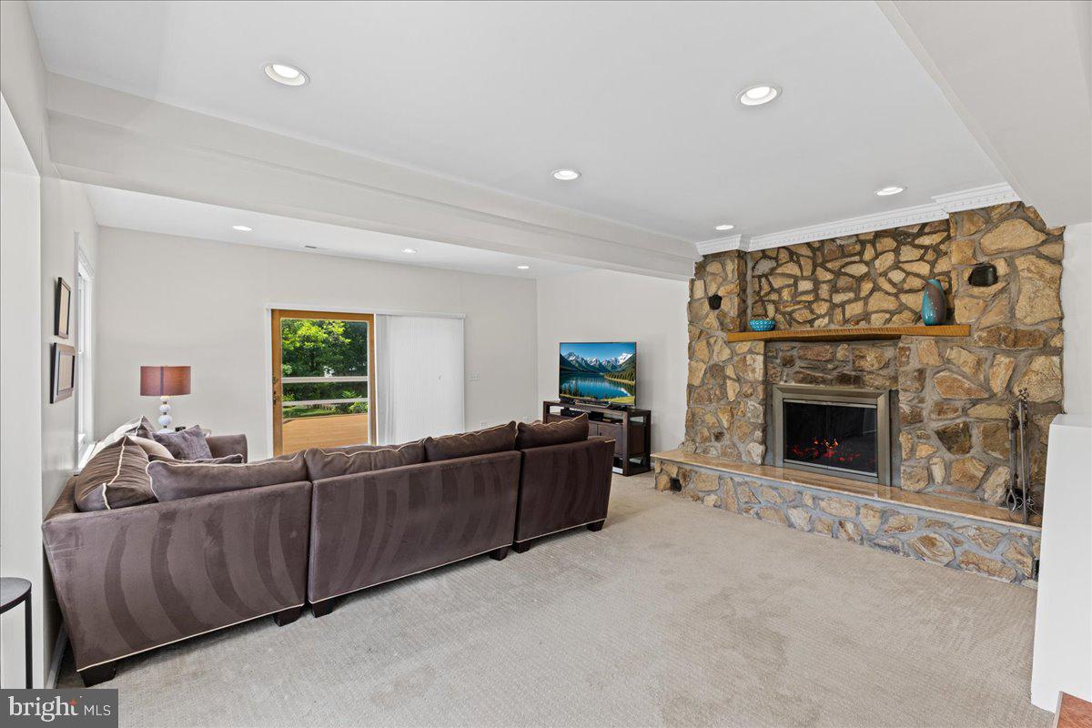 MEADOW BROOK - Residential