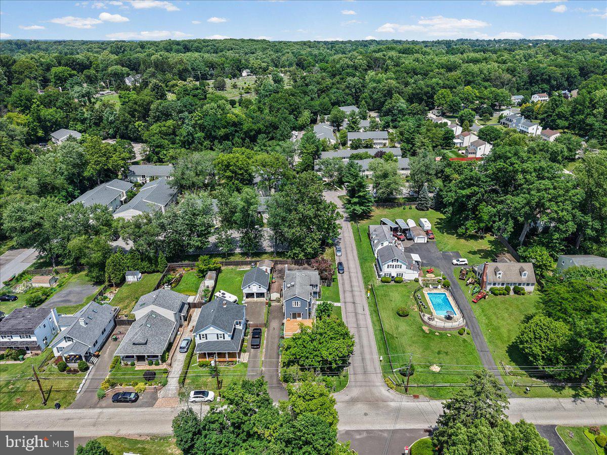 MEADOW BROOK - Residential