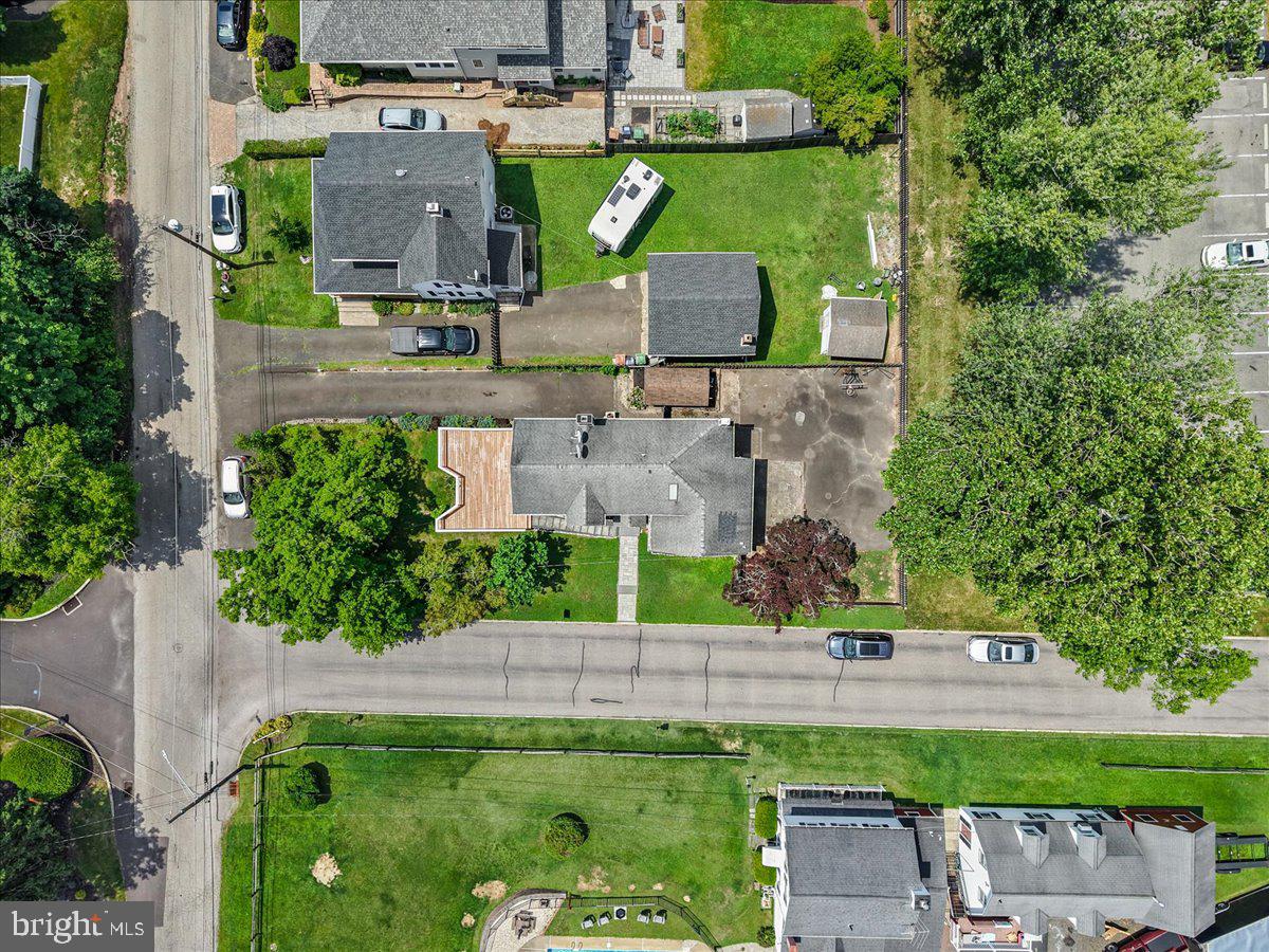 MEADOW BROOK - Residential