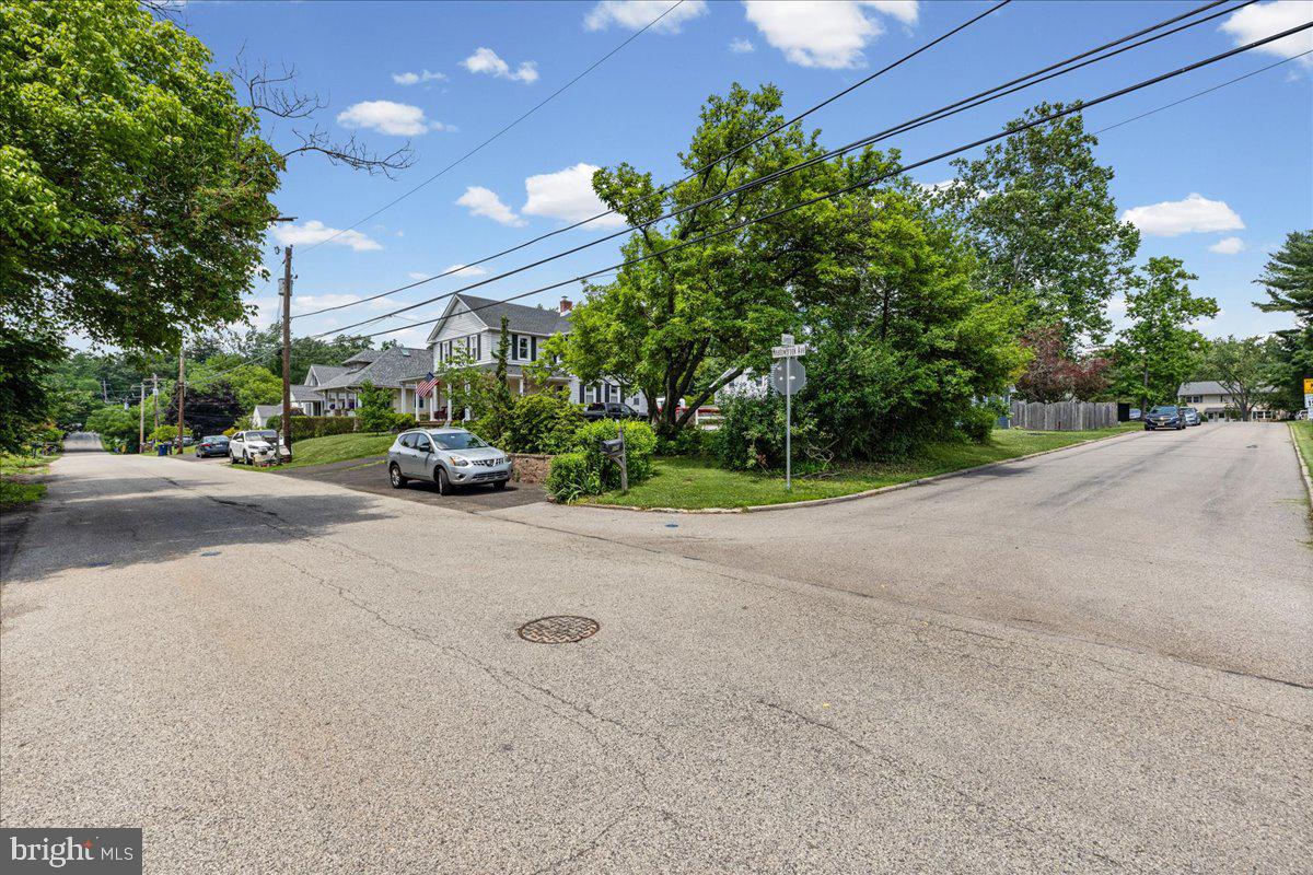 MEADOW BROOK - Residential