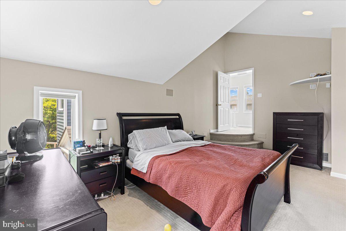 MEADOW BROOK - Residential