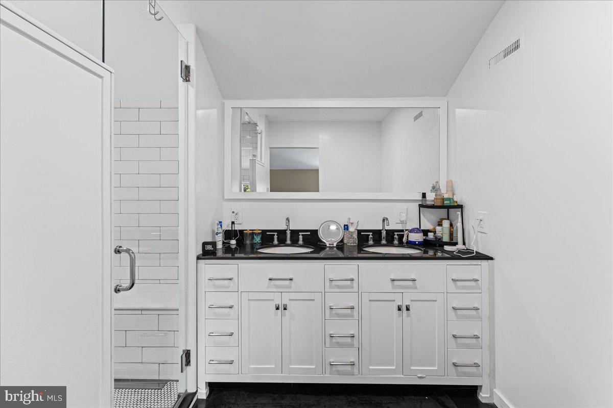 MEADOW BROOK - Residential