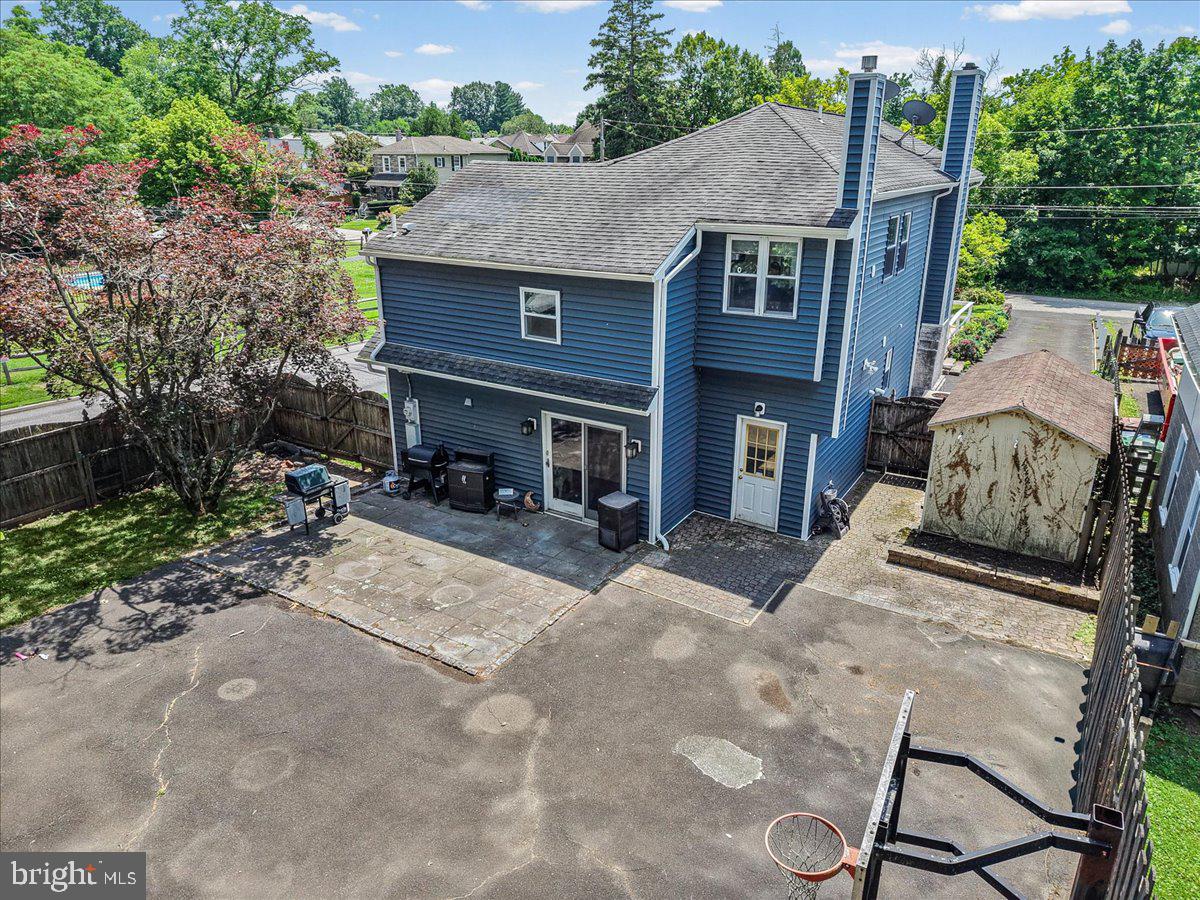 MEADOW BROOK - Residential