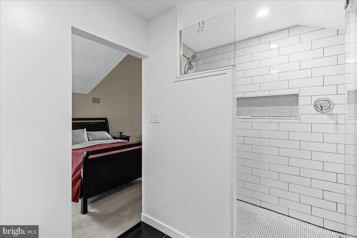 MEADOW BROOK - Residential