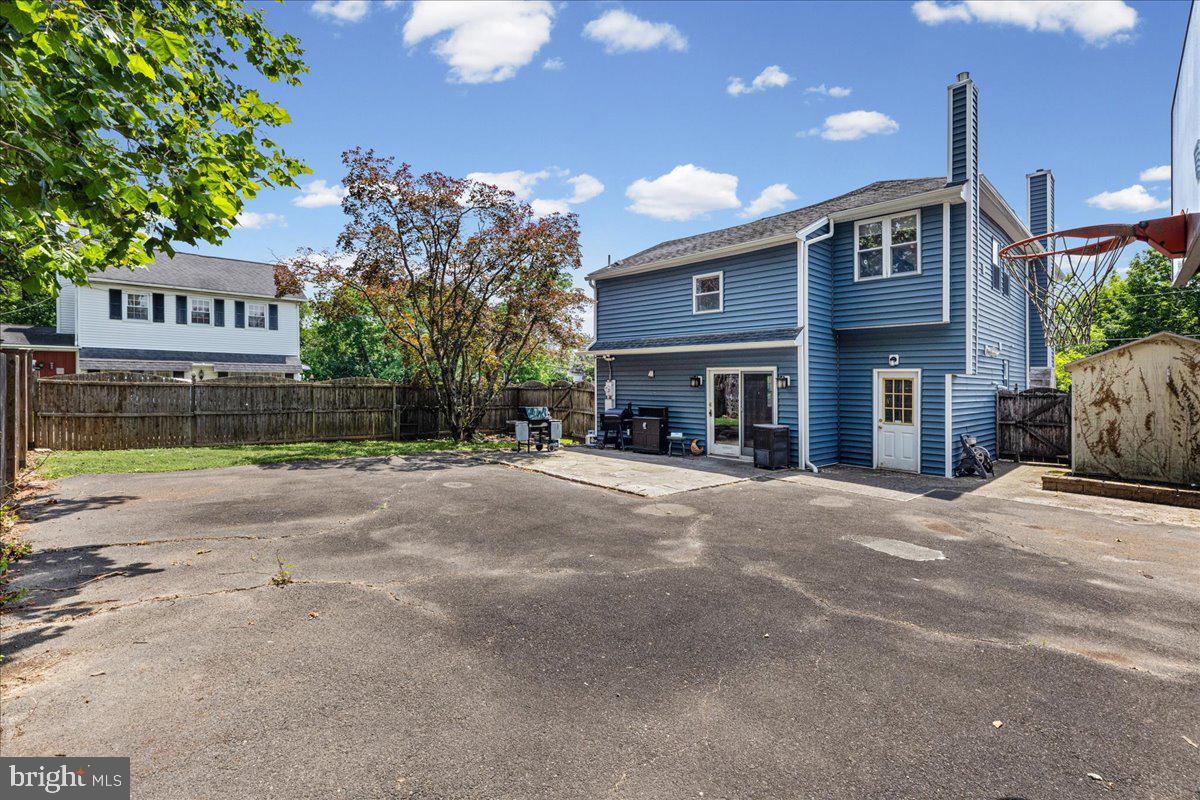 MEADOW BROOK - Residential