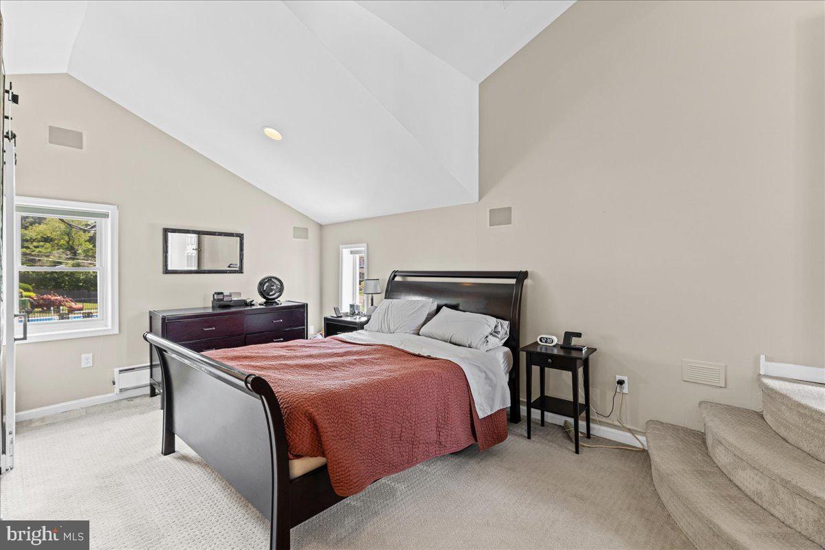 MEADOW BROOK - Residential