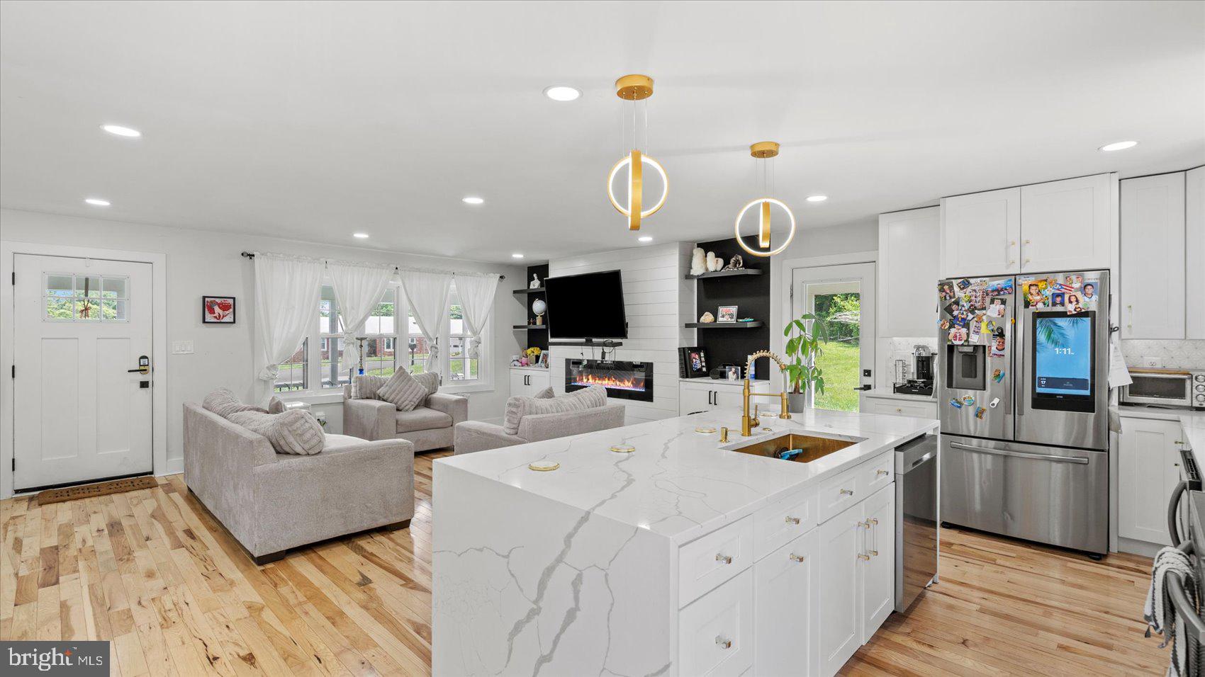 MONROVIA - Residential
