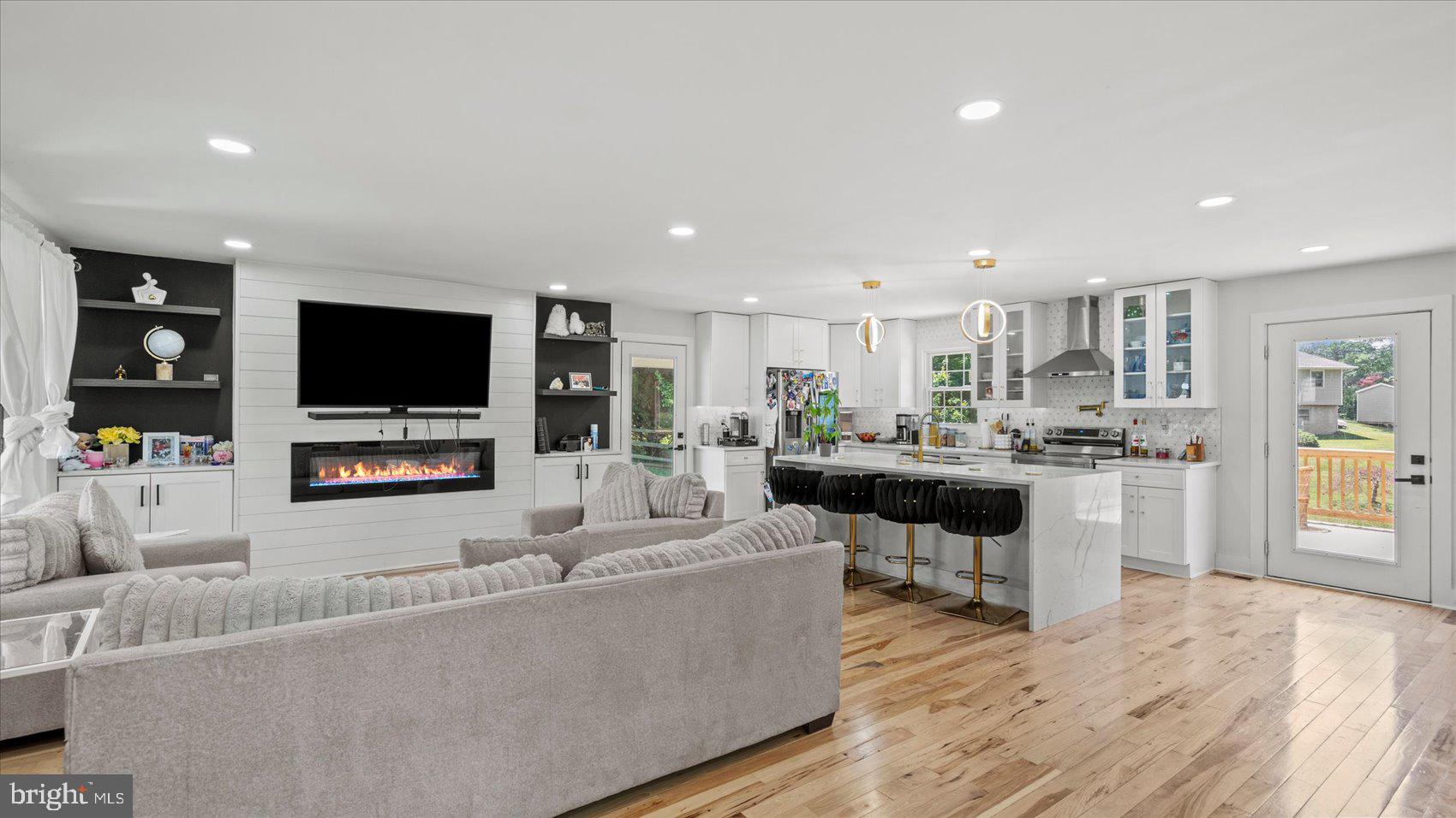 MONROVIA - Residential