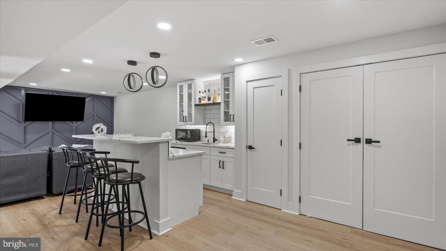 MONROVIA - Residential