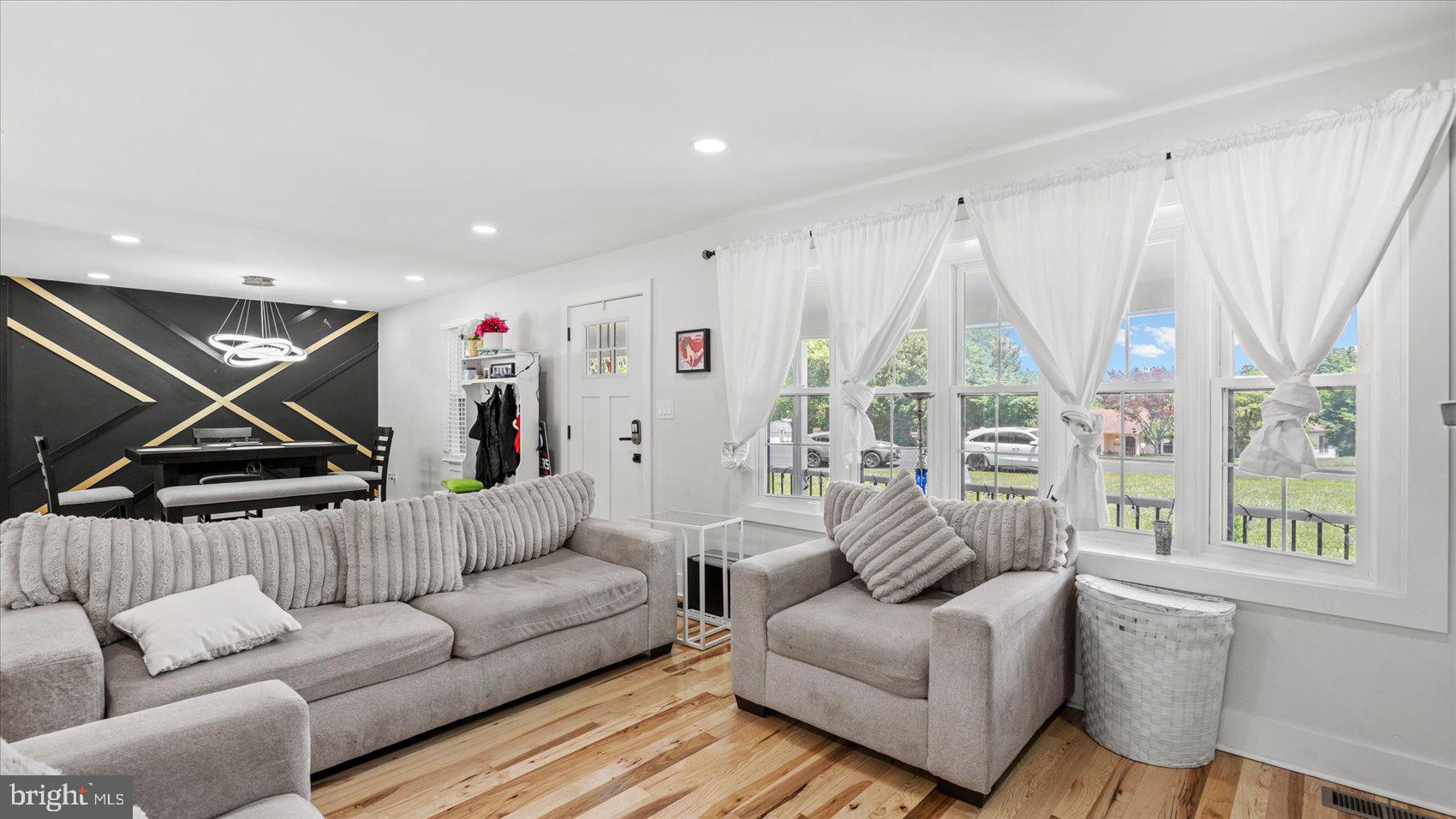 MONROVIA - Residential