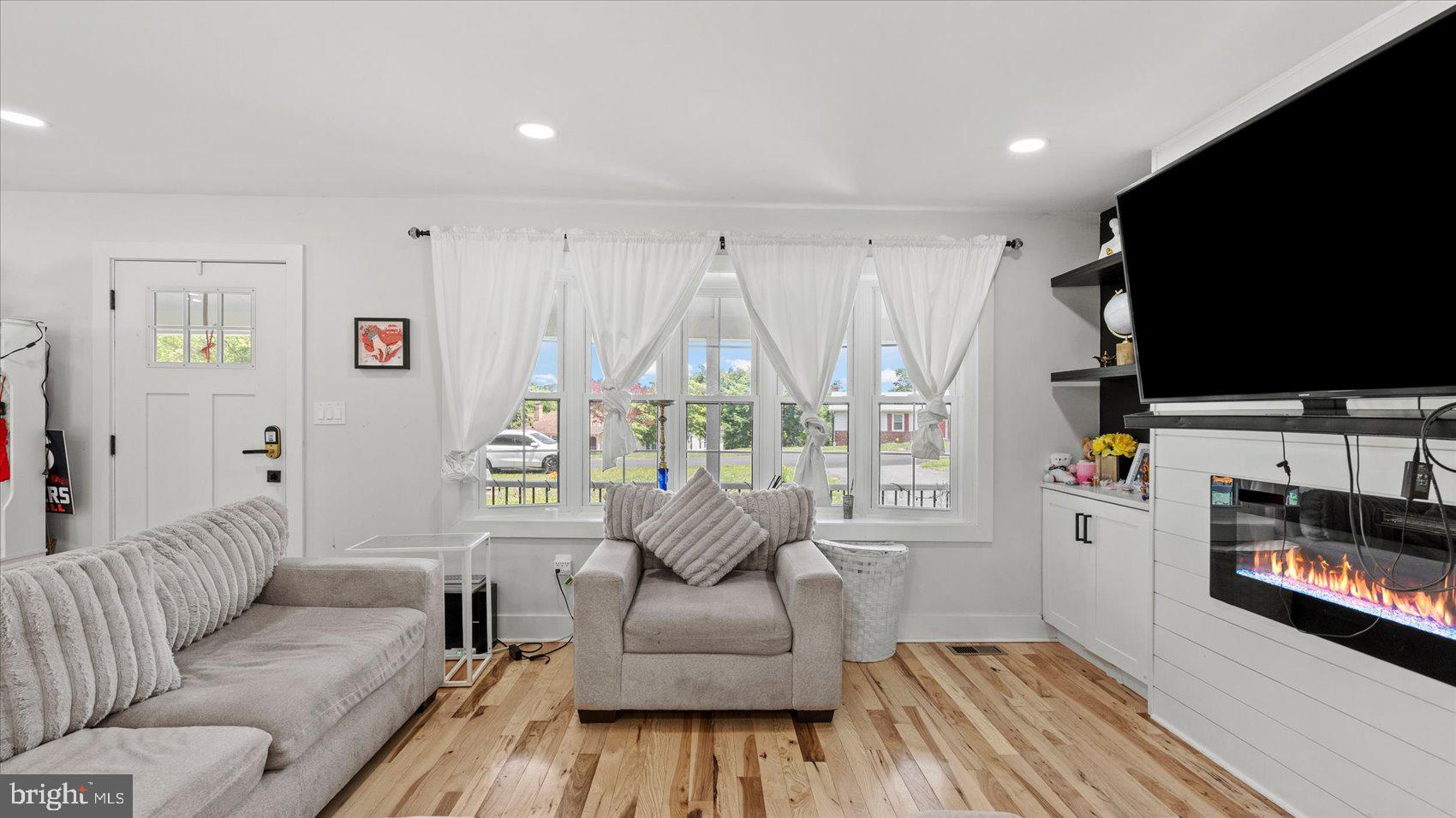 MONROVIA - Residential