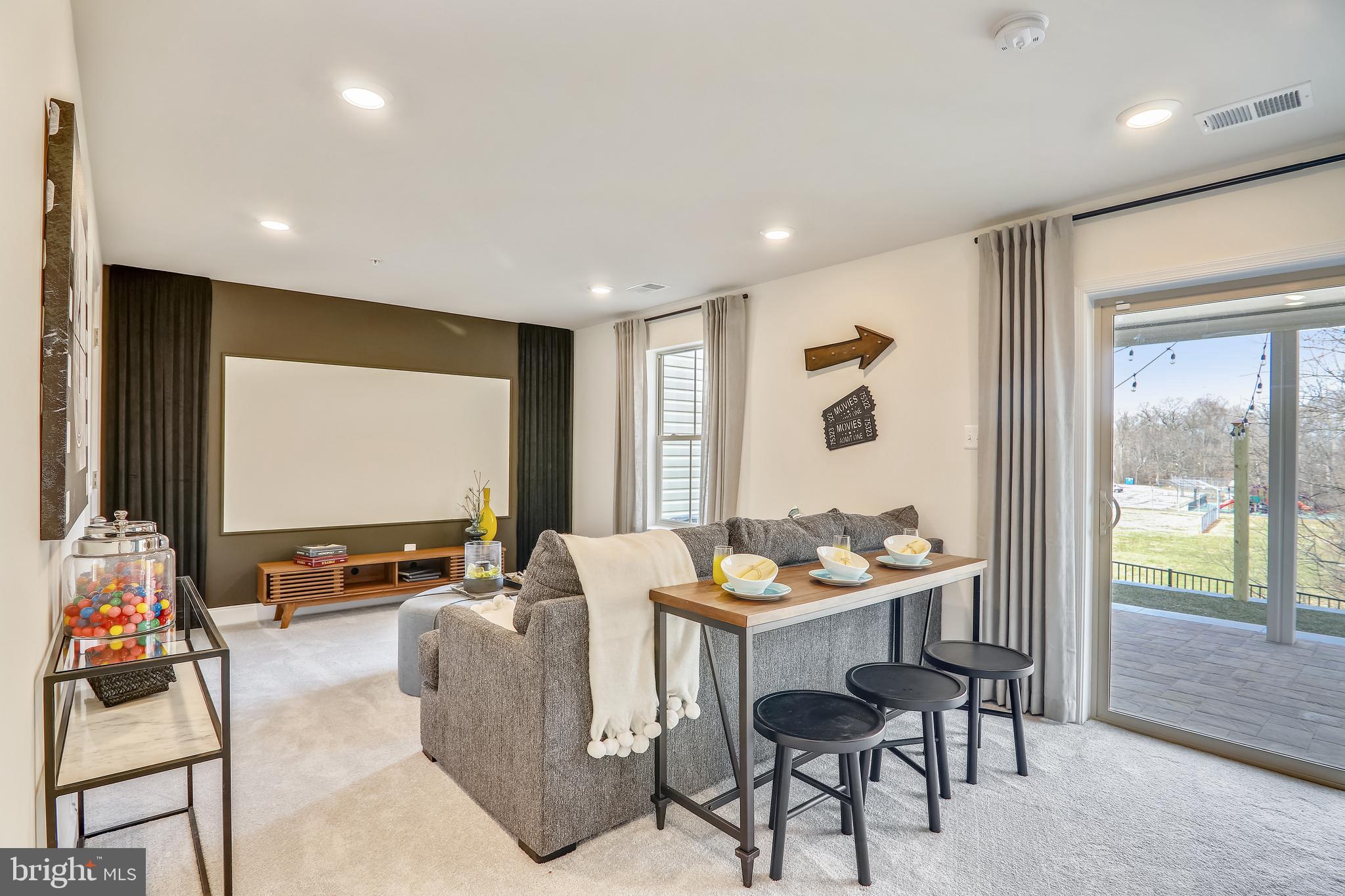 MANNING SQUARE TOWNS - Residential