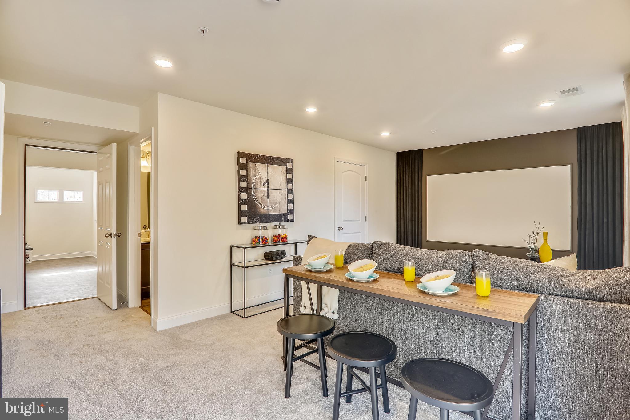MANNING SQUARE TOWNS - Residential