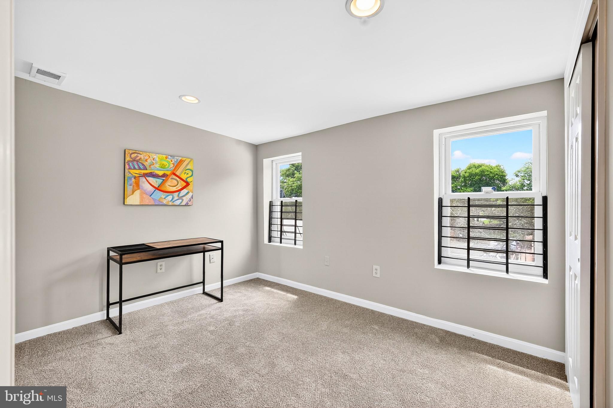 BROADWAY EAST - Residential