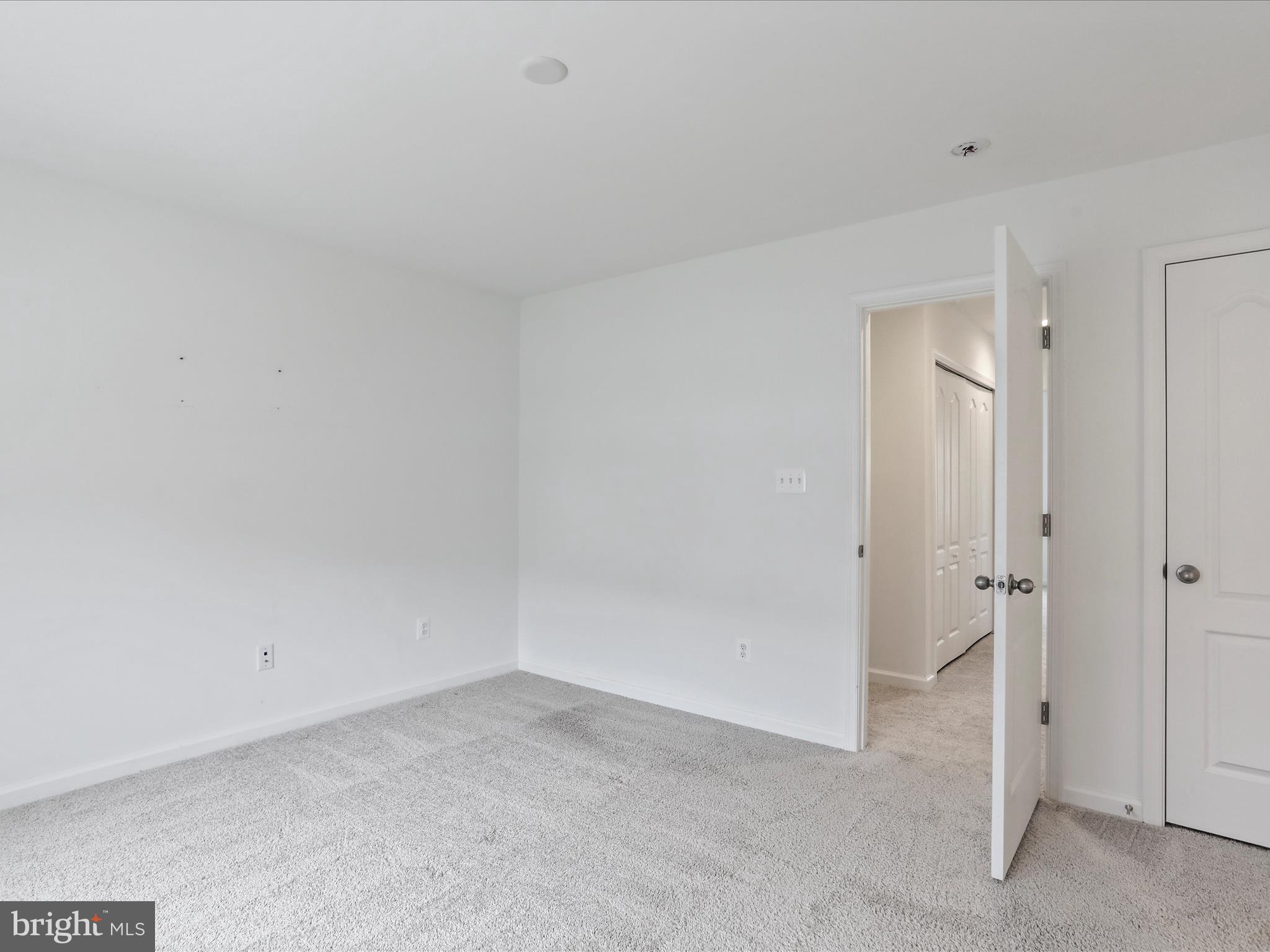 HUNTFIELD - Residential Lease