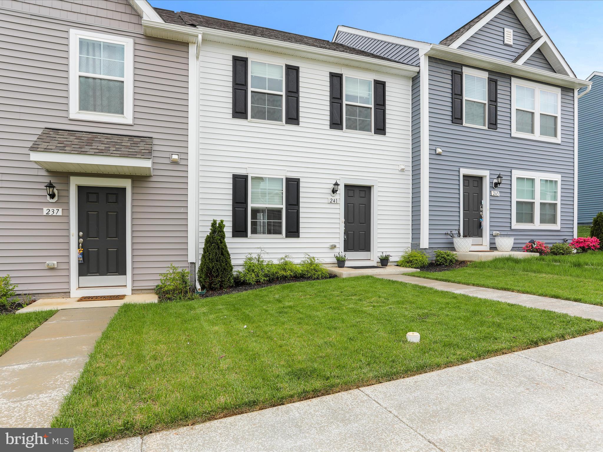 HUNTFIELD - Residential Lease