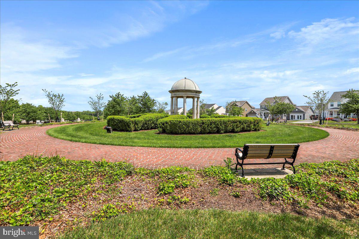 HUNTFIELD - Residential Lease