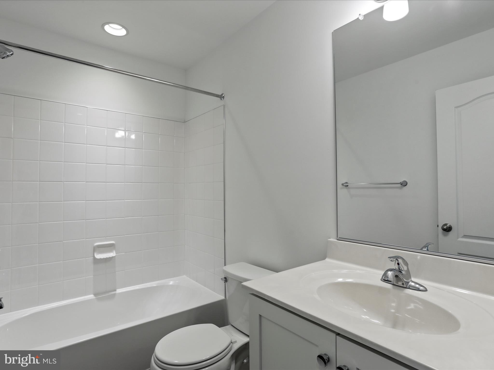 HUNTFIELD - Residential Lease