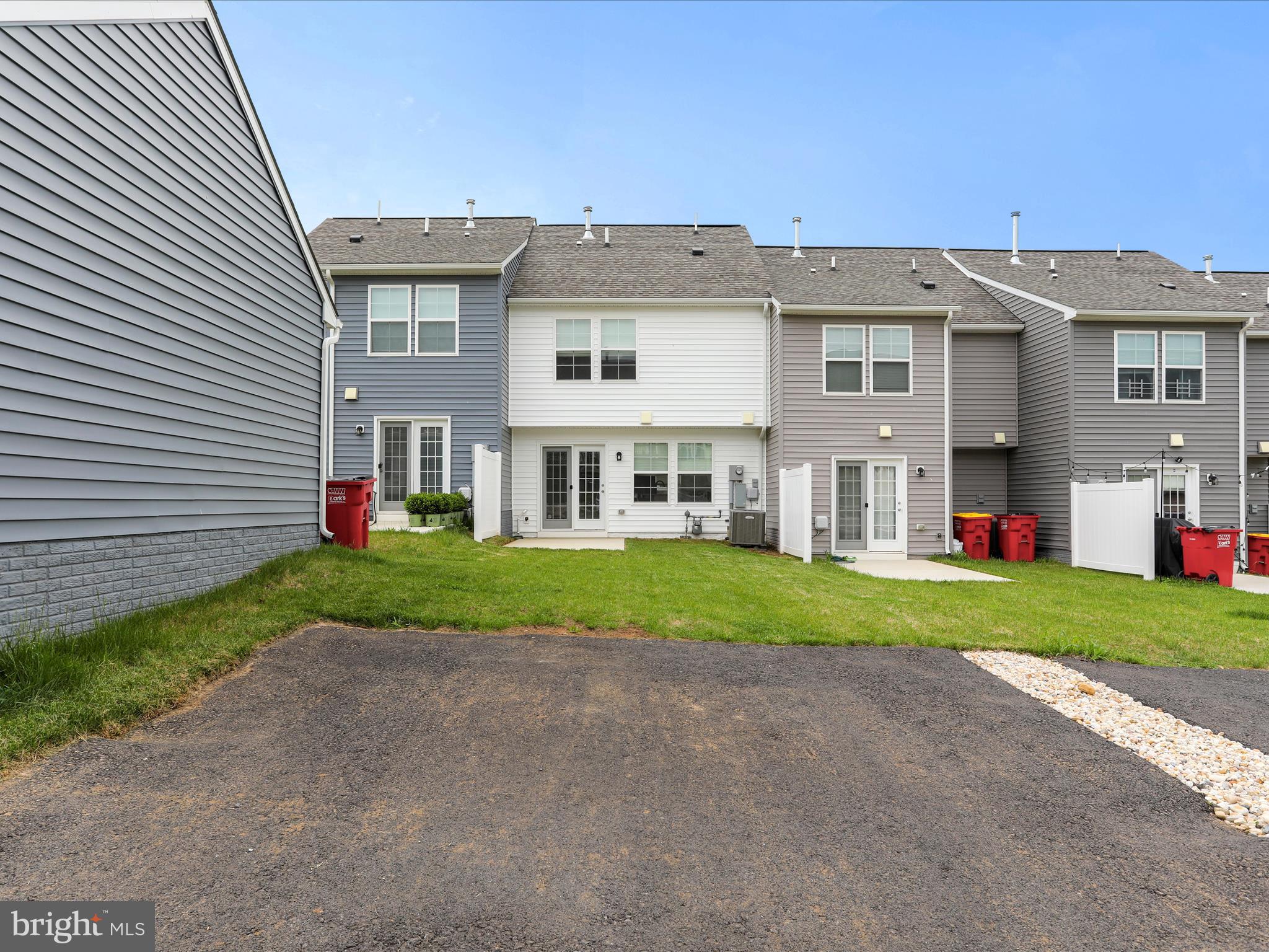 HUNTFIELD - Residential Lease