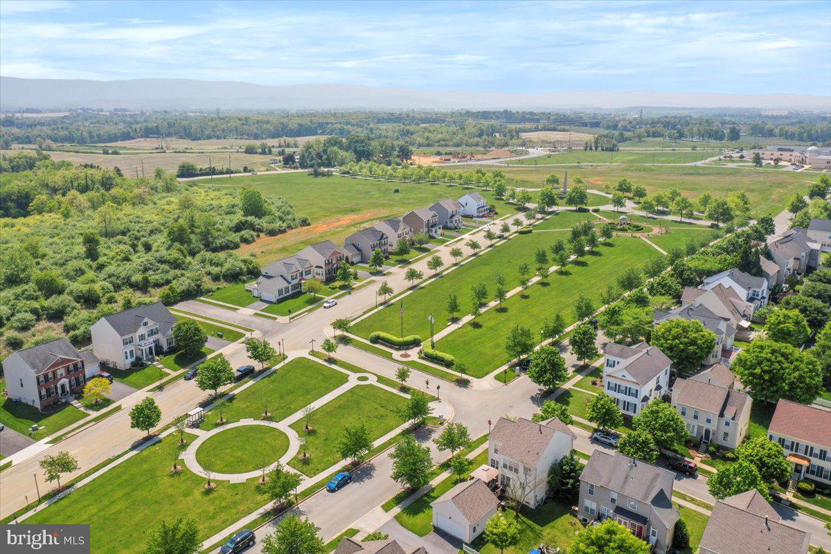 HUNTFIELD - Residential Lease