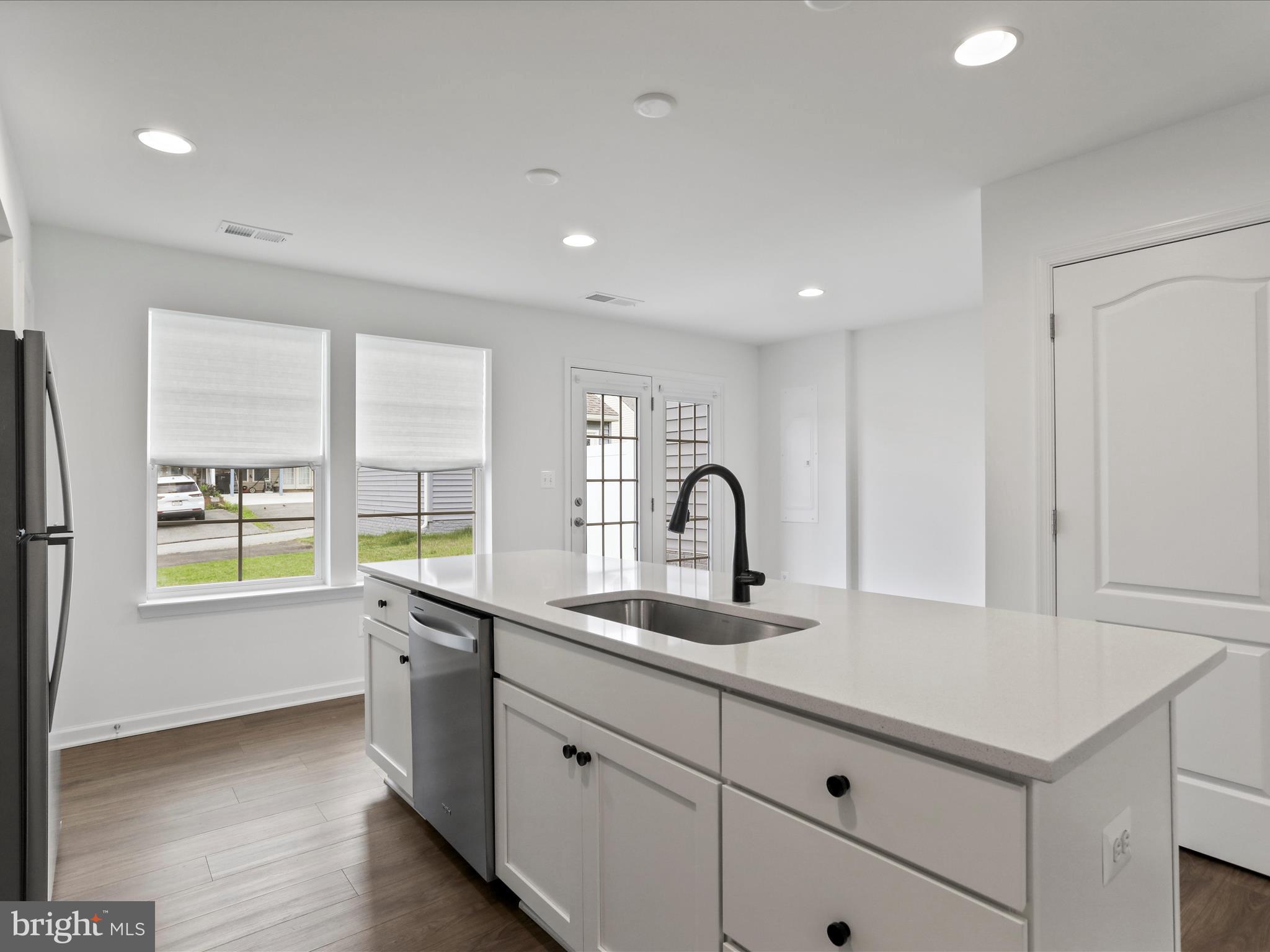HUNTFIELD - Residential Lease