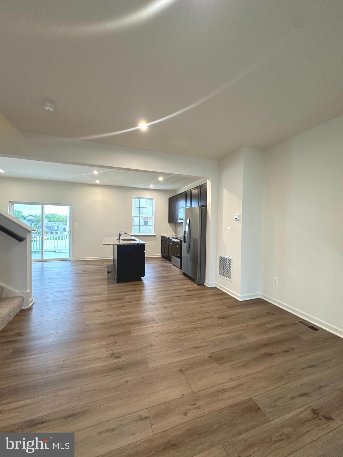 OVERLOOK AT RIVERSIDE TOWNHOMES - Residential Lease