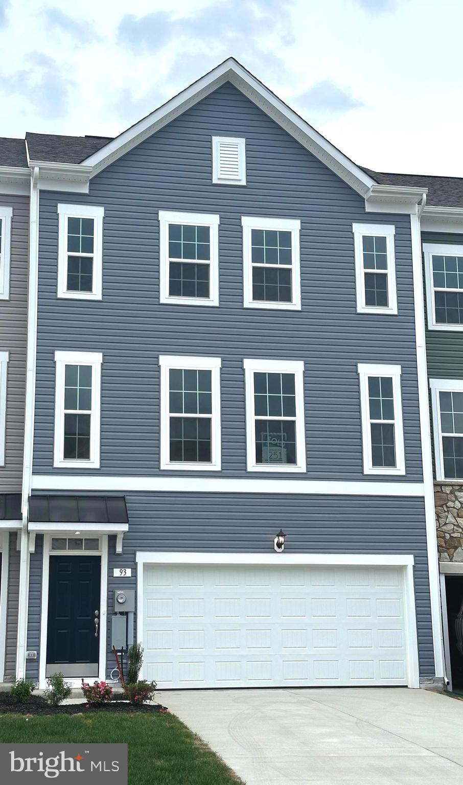 OVERLOOK AT RIVERSIDE TOWNHOMES - Residential Lease