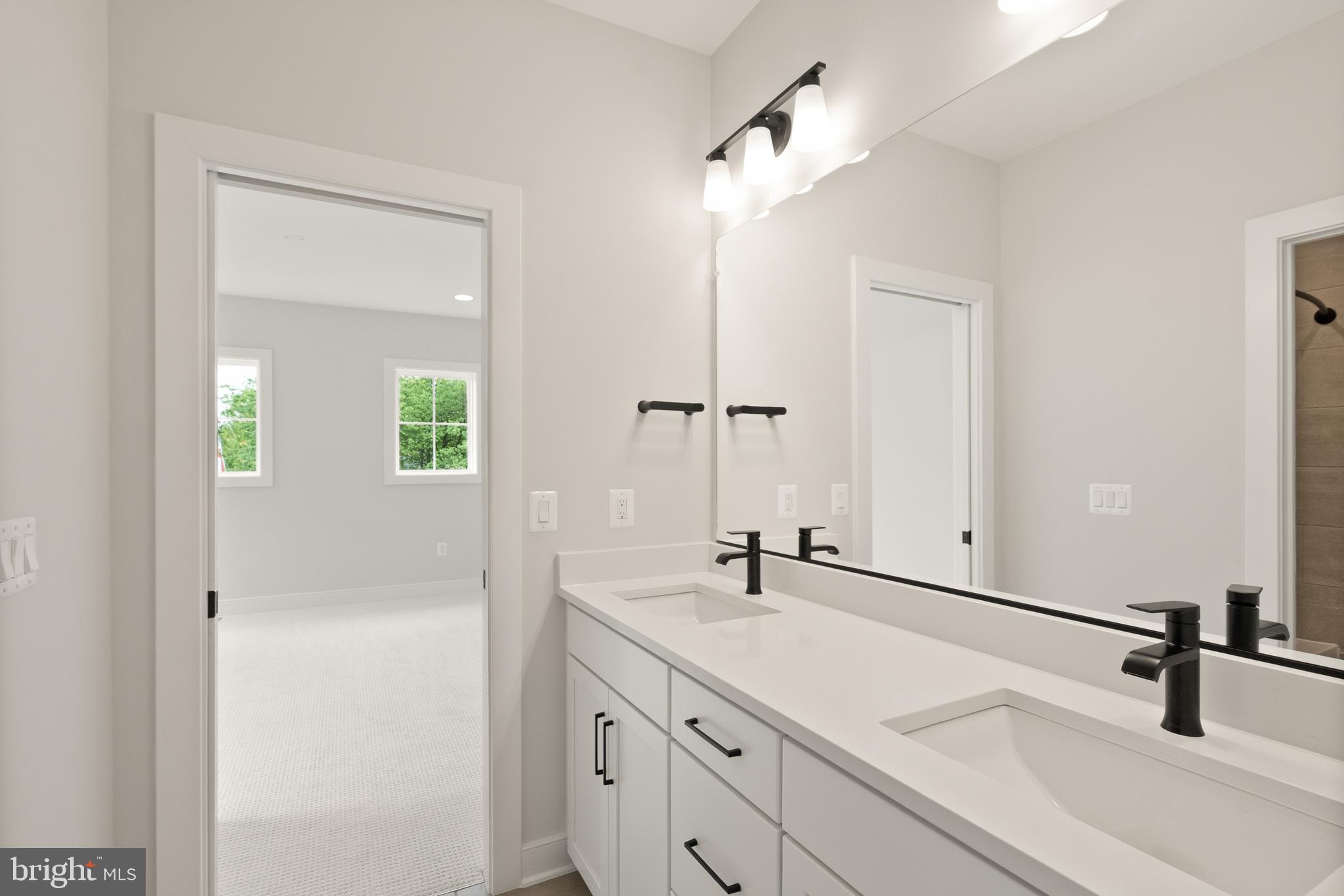 VIENNA WOODS - Residential