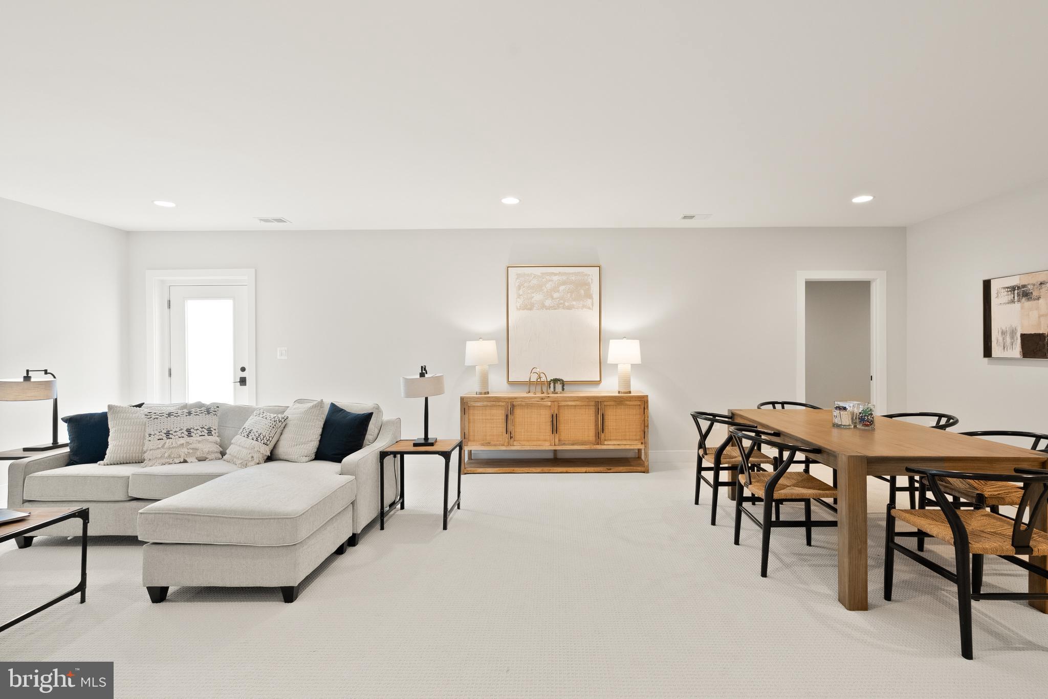 VIENNA WOODS - Residential