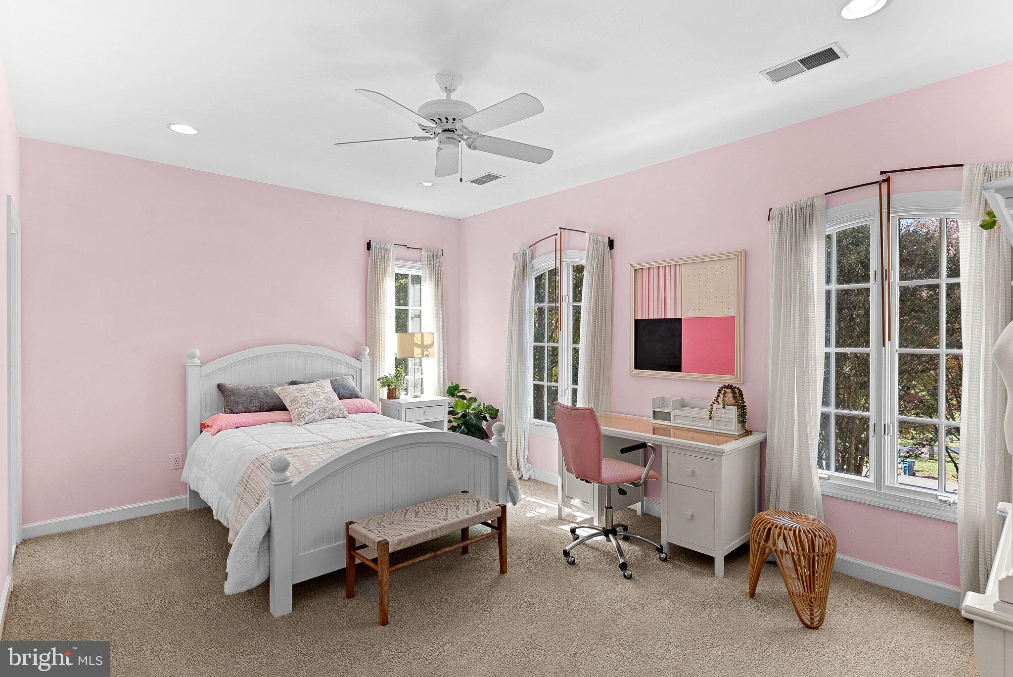 TIMBERLAKE ESTATES - Residential