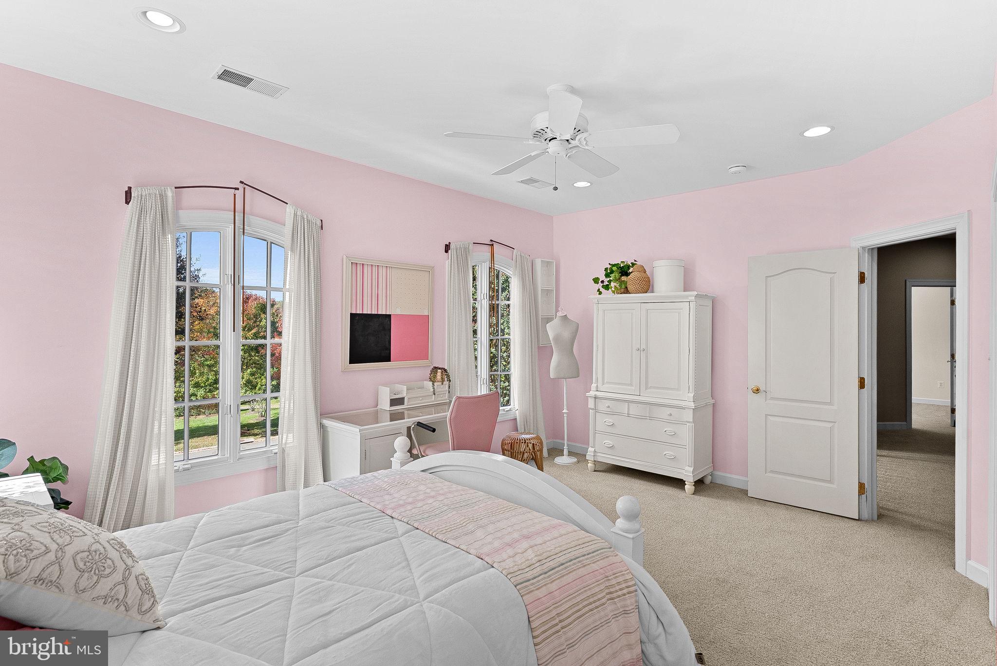 TIMBERLAKE ESTATES - Residential