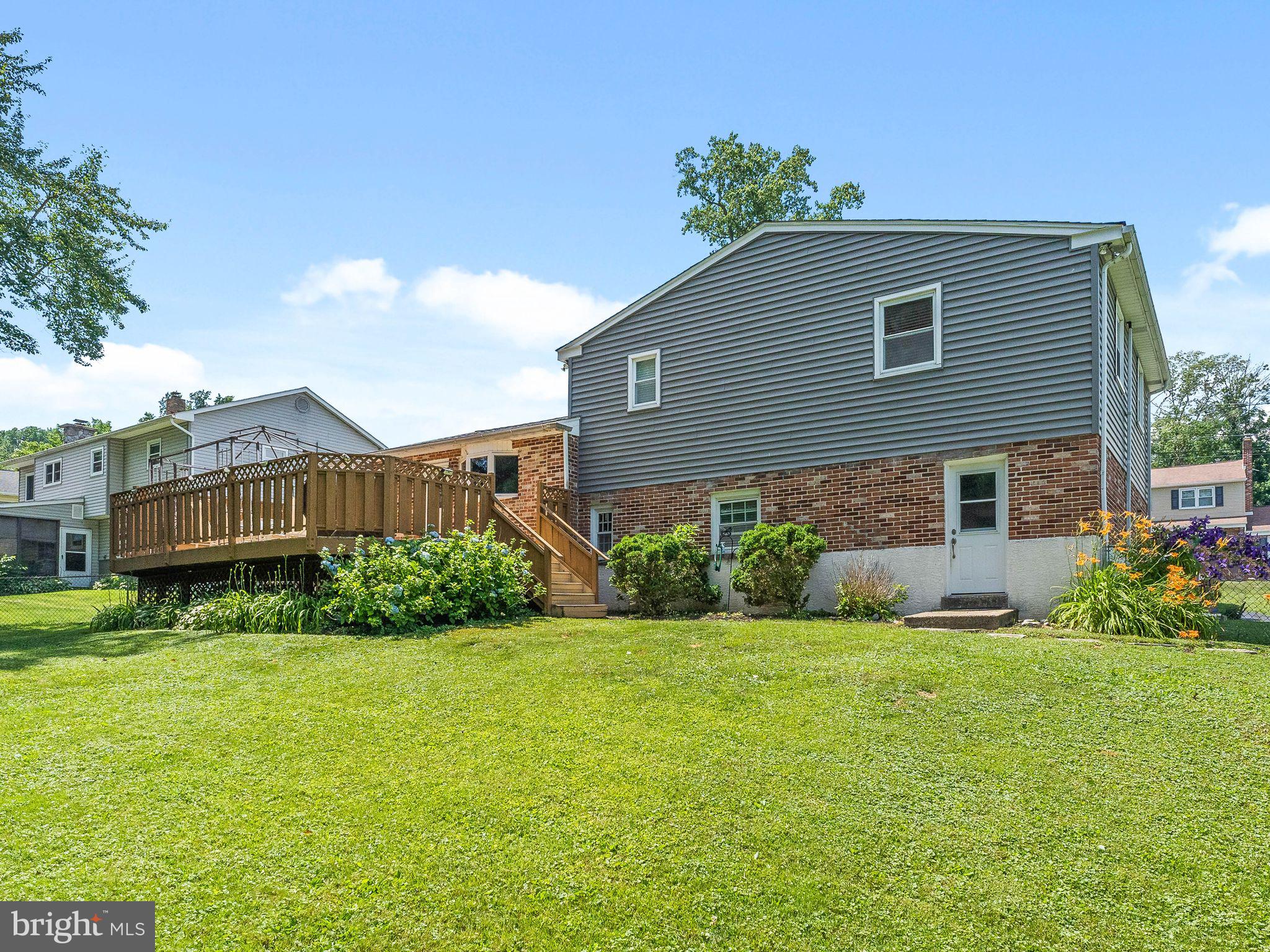 VILLAGE GREEN - Residential