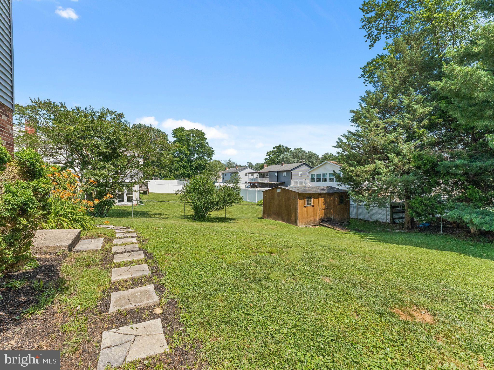 VILLAGE GREEN - Residential