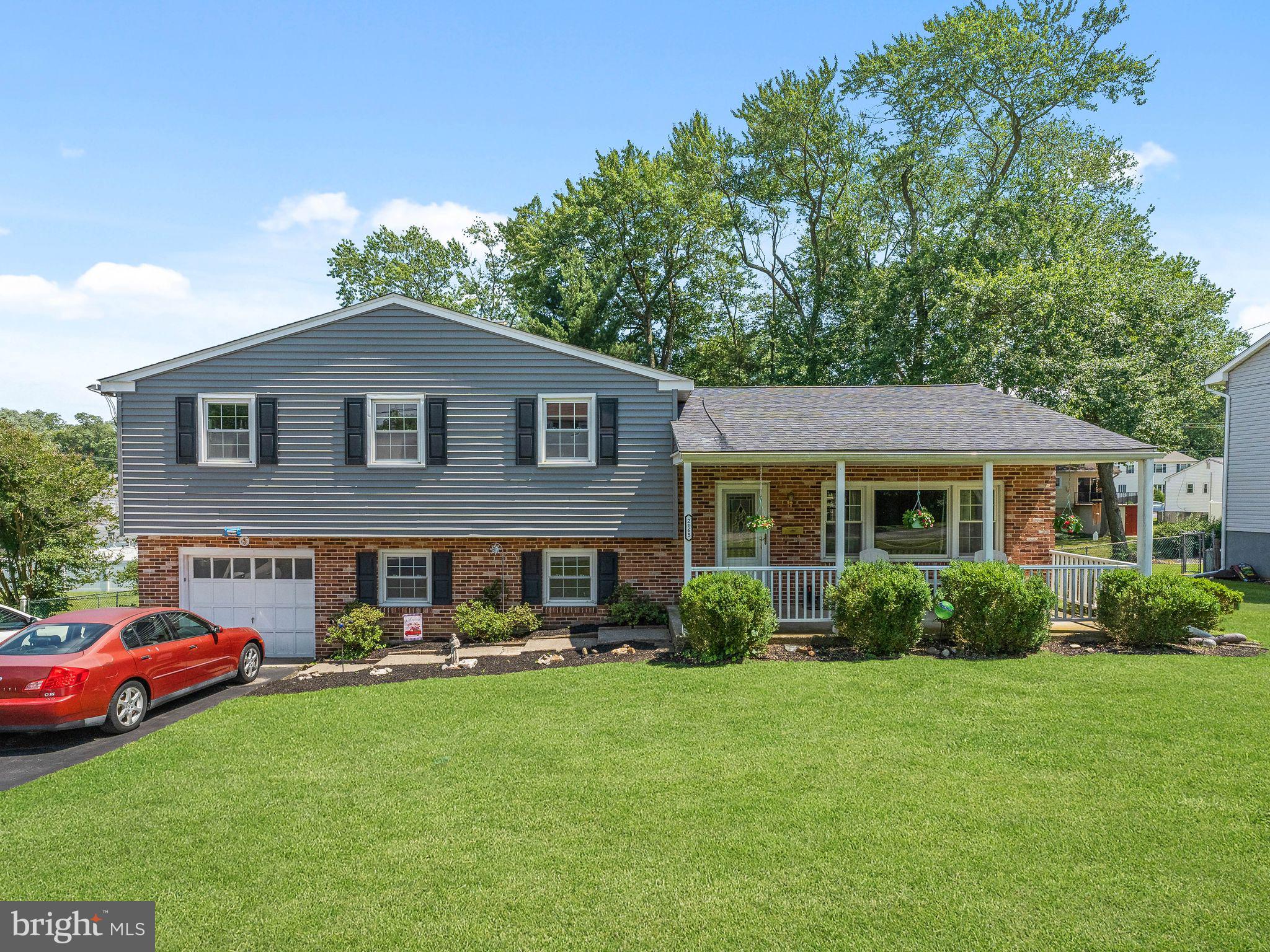 VILLAGE GREEN - Residential