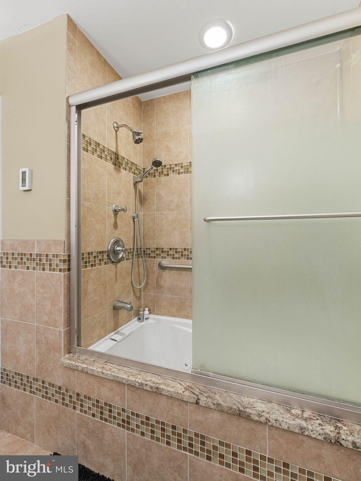 VILLAGE GREEN - Residential