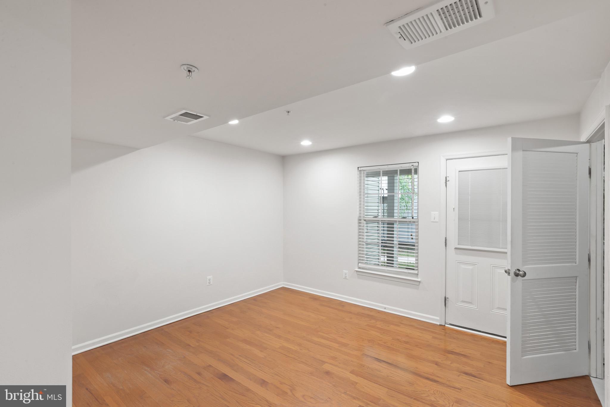 BELMONT STATION - Residential
