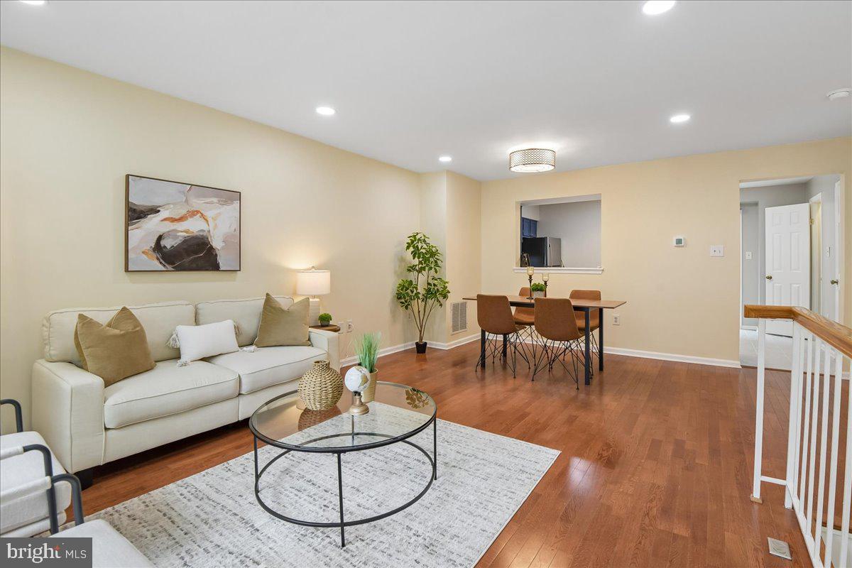 CROFTON MEADOWS - Residential