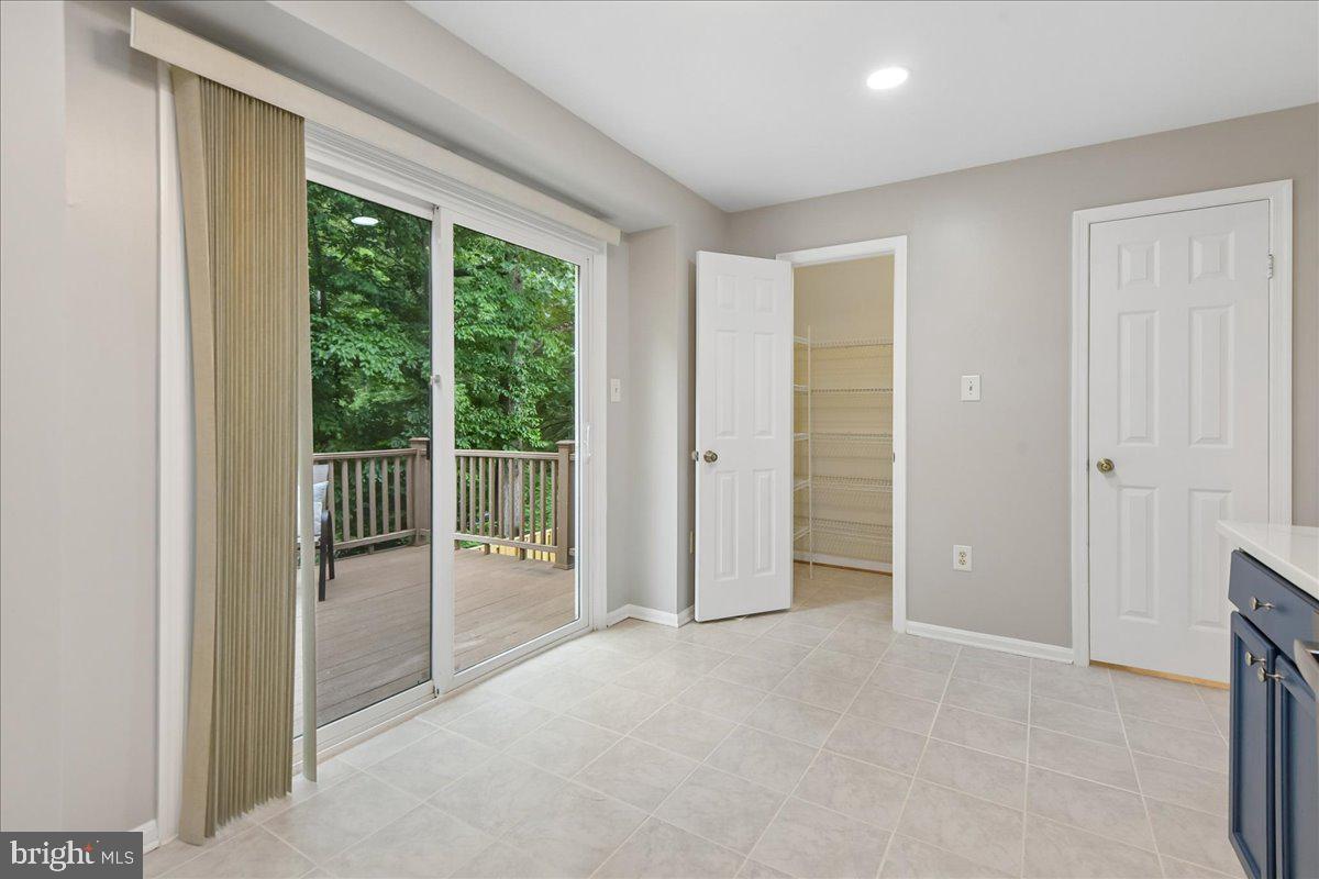 CROFTON MEADOWS - Residential