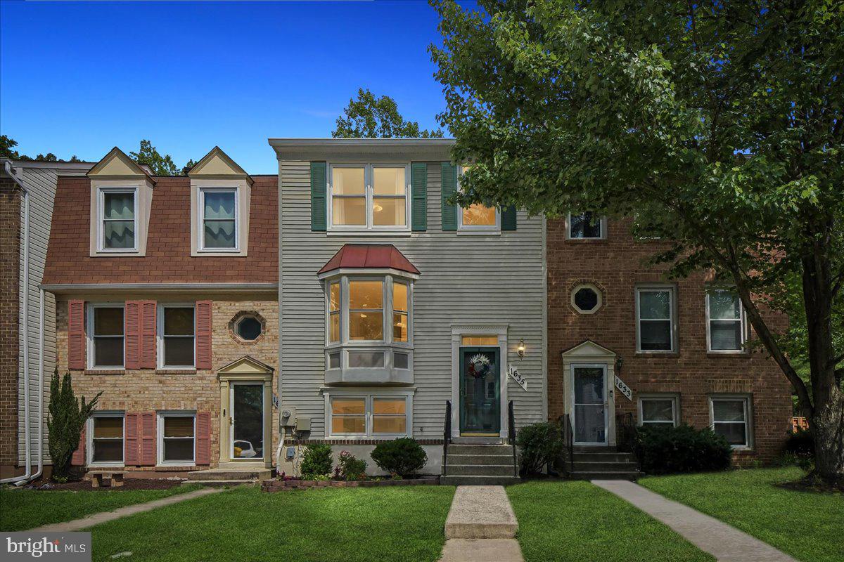 CROFTON MEADOWS - Residential