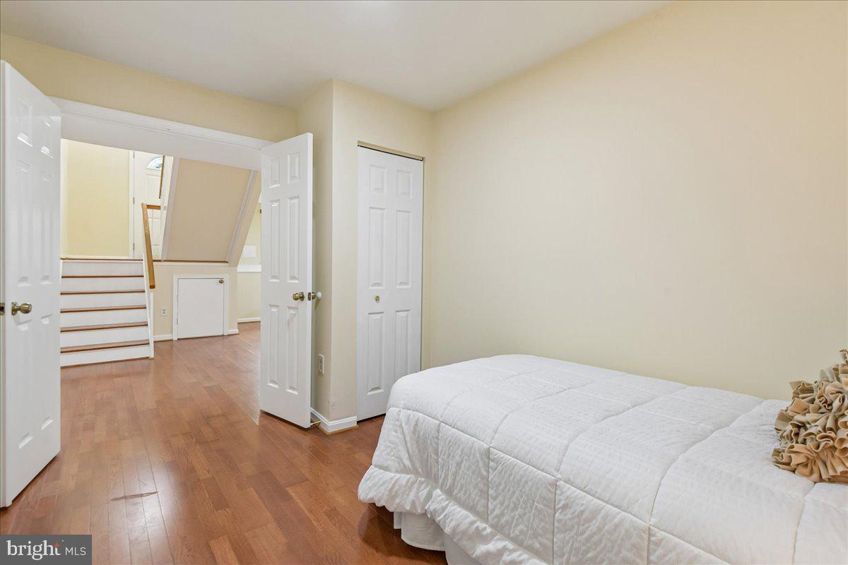 CROFTON MEADOWS - Residential