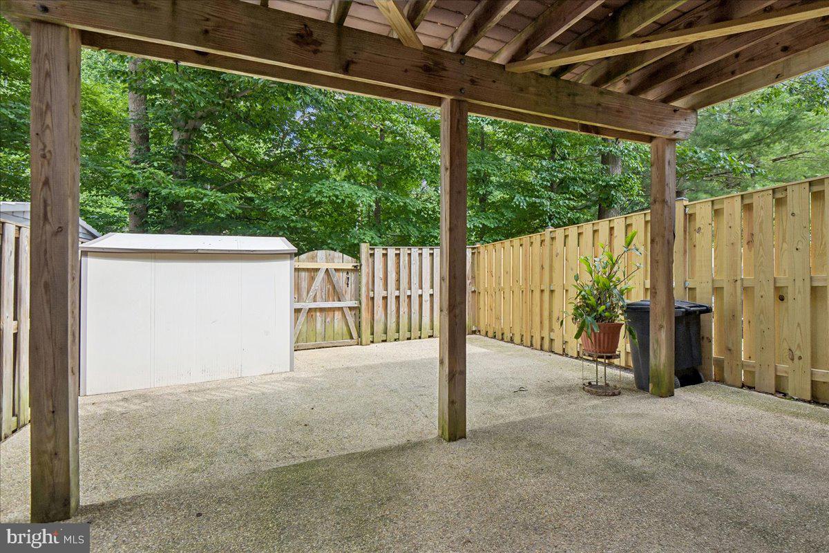 CROFTON MEADOWS - Residential