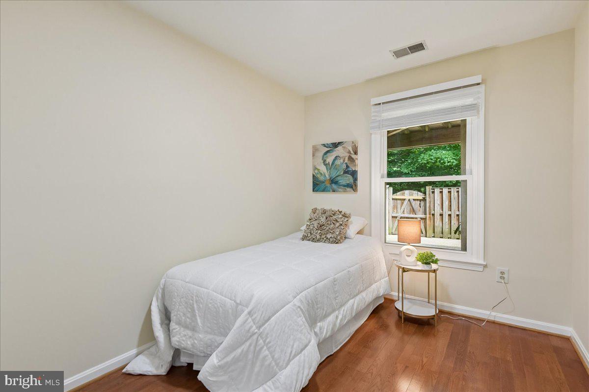 CROFTON MEADOWS - Residential