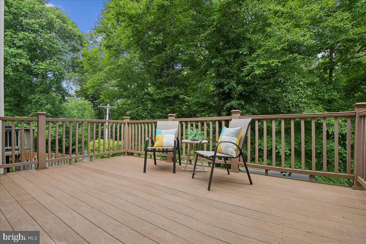 CROFTON MEADOWS - Residential