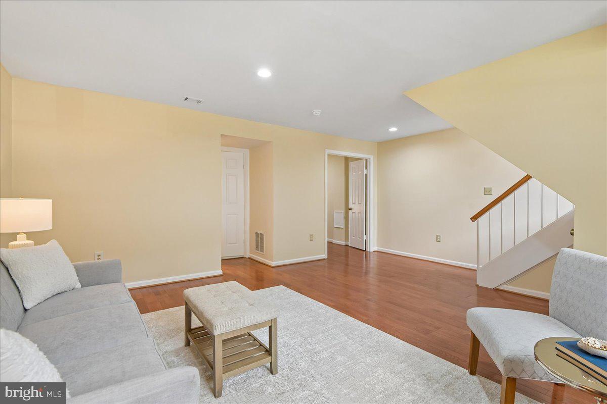 CROFTON MEADOWS - Residential