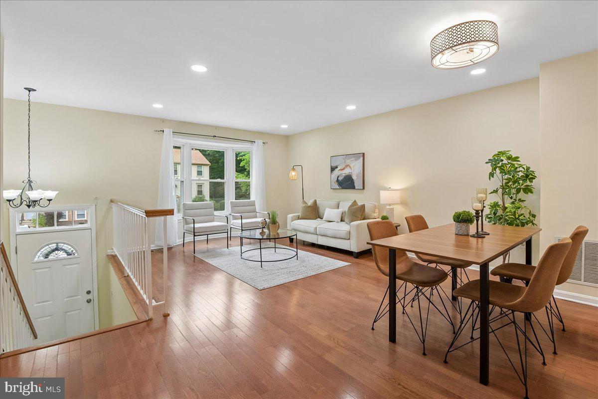 CROFTON MEADOWS - Residential