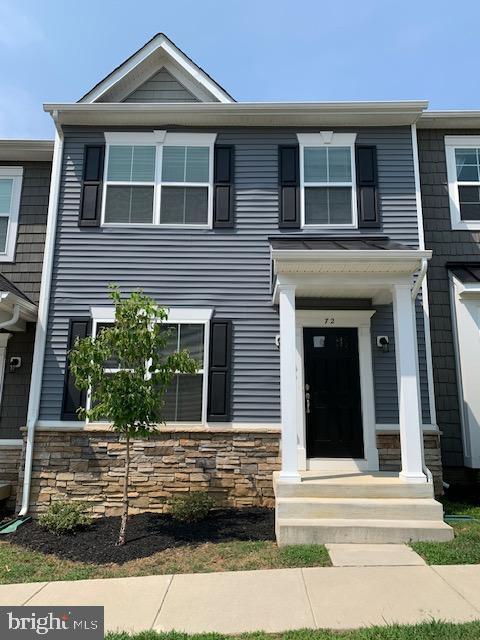 Heather Hills - Luxury 3 level townhome with 4 bedrooms & 3.5 baths. Gourmet kitchen with granite counters and stainless appliances. Features an electric fireplace, nine foot ceilings on the main level, wood floors and much more! Great south Stafford location close to the Leeland VRE train station and I-95. Pets are considered case by case.  Available 6/17/2025.