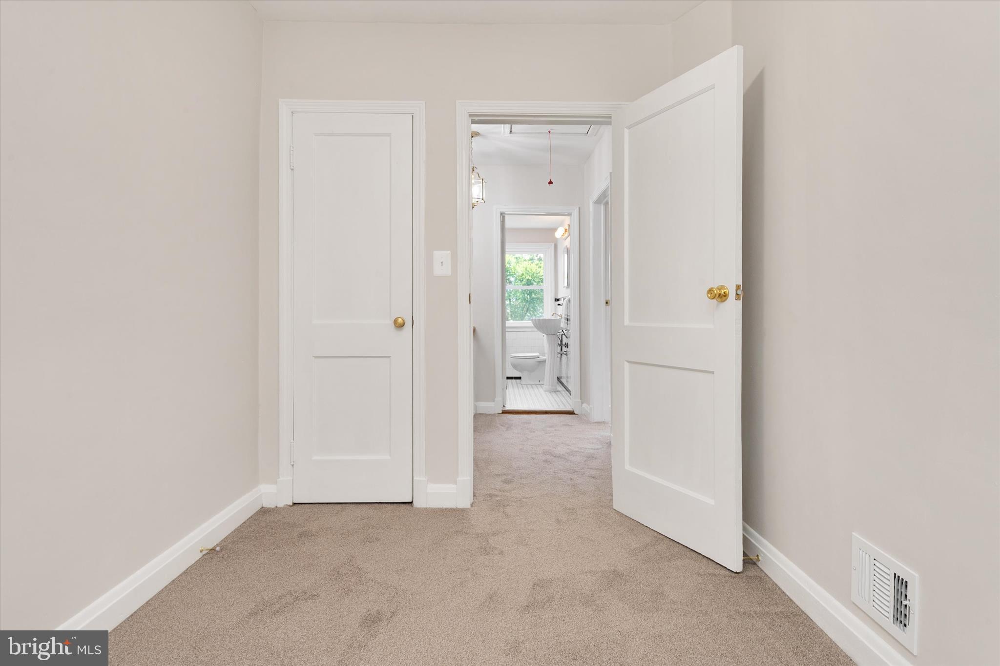 IDLEWOOD - Residential