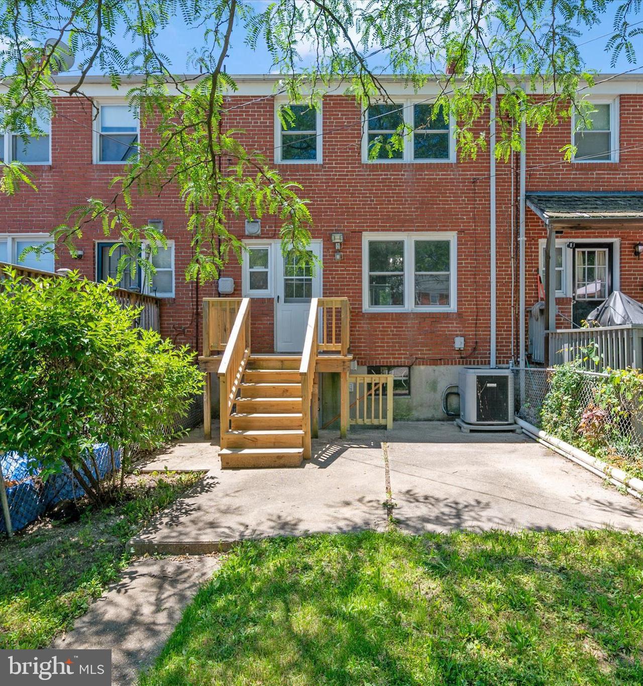 IDLEWOOD - Residential