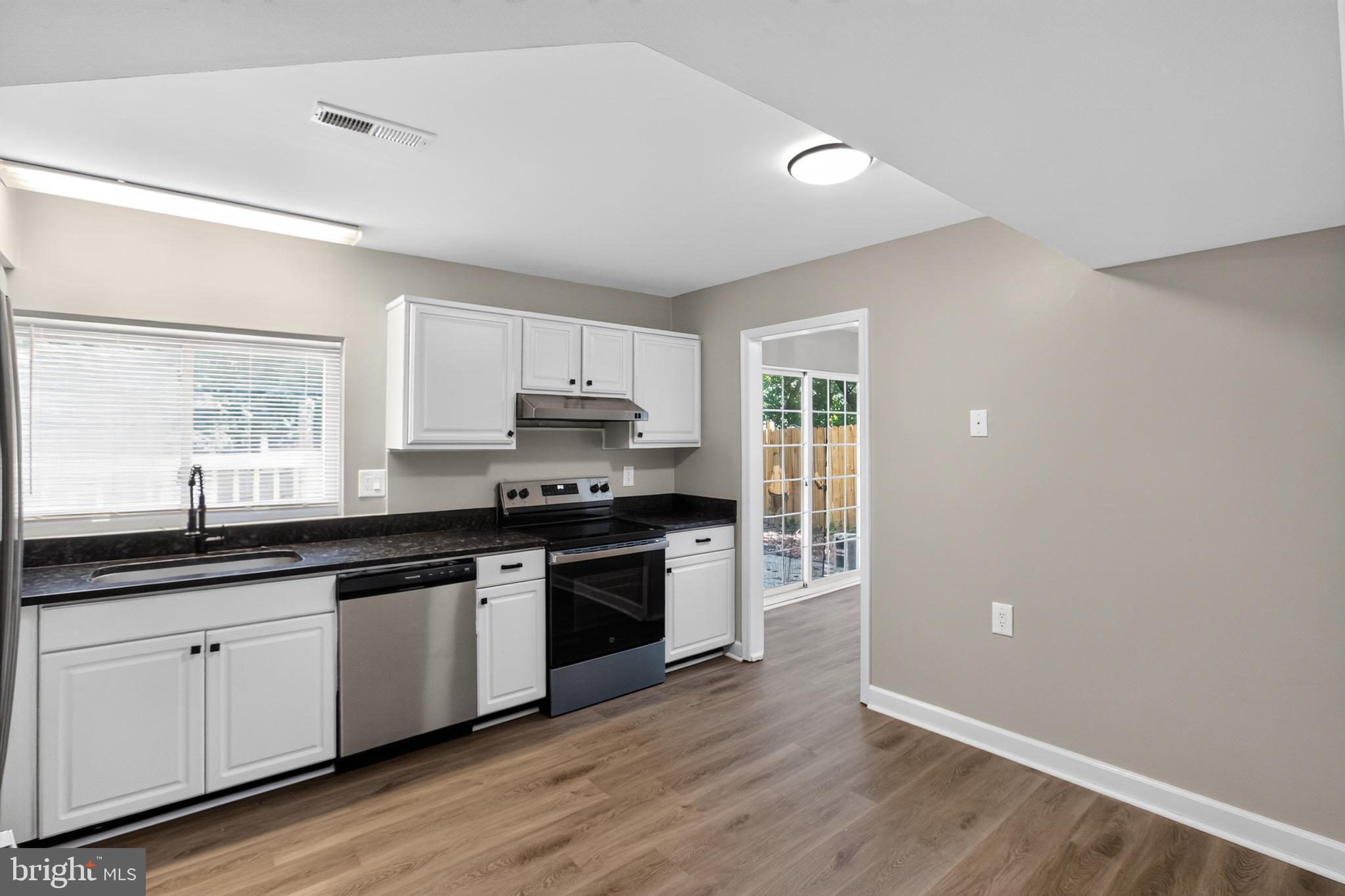 WAKEFIELD - Residential