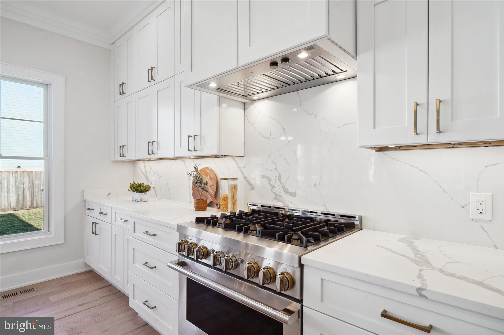 KENSINGTON ESTATES - Residential